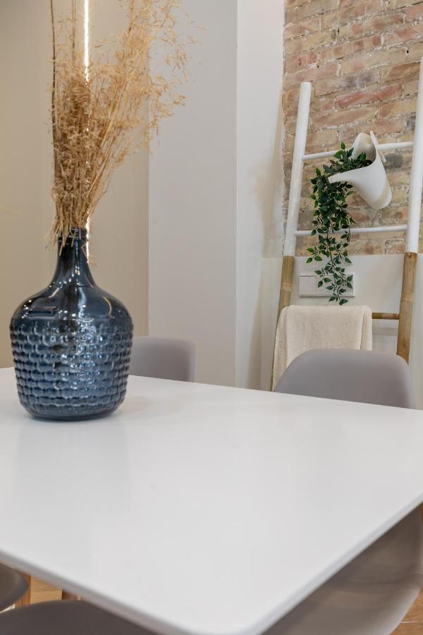 Apartamento Acogedor Centrico Mj Valencia Luaran gambar